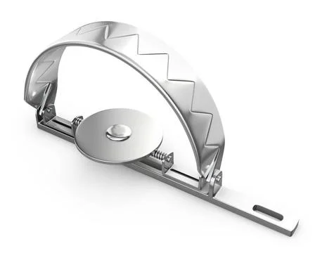 Sharp bear trap closed Sharp bear trap closed, isolated on white backgroun... Fotos de archivo