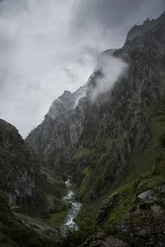 Sharp cliffs of limestone and deep gorges 스톡 사진