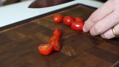 Sharp Knife Slicing Fresh Tomatoes 스톡 동영상 303348653