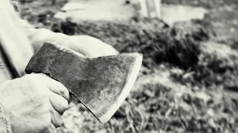 Sharpen a pencil with an ax Vídeos de archivo 109048070