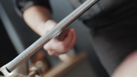 Sharpening Chef Knife with Honing Rod Before Preparing Fresh Beef Hamburger 库存影片 331101038