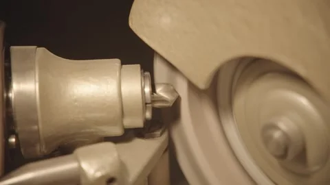 Sharpening a drill bit Видео 334957738