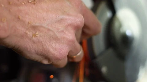 Sharpening lathe cutter on the machine Stockbeeldmateriaal 82811015