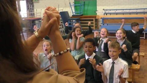 Shcool group cheering 스톡 동영상 94012904