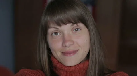 She makes video selfie Stock Footage 62731977