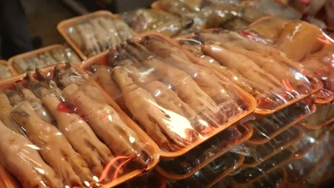 Sheep feet, cleaned and packaged to make trotters, Vídeo Stock 267431142