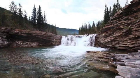 Sheep River Falls motion 库存影片 72628610