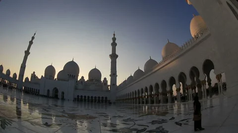 Sheikh Zayed Grand Mosque Abu Dhabi UAE, sunset, pan shot Stock Footage 45818987