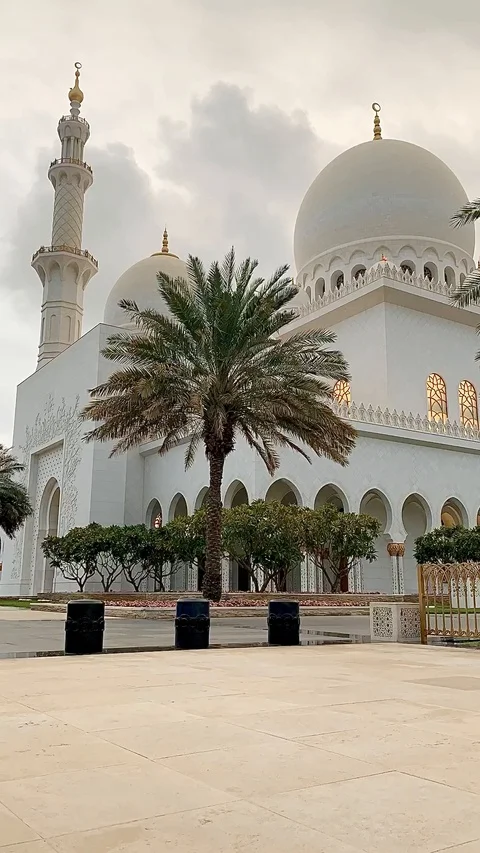 Sheikh Zayed Grand Mosque Abu Dhabi United Arab Emirates Stock Footage 122308184