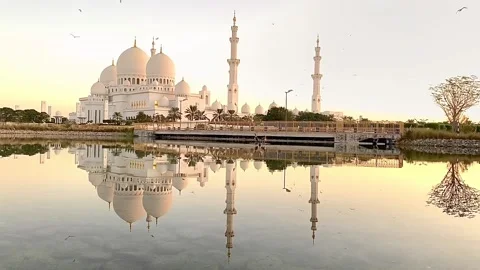 Sheikh Zayed Grand Mosque in Abu Dhabi United Arab Emirates Video stock 122495423