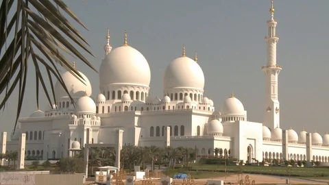 Sheikh Zayed Grand Mosque , Abu Dhabi, United Arab Emirates Stock Footage 128940241