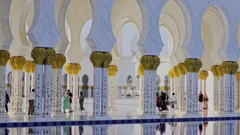 Sheikh Zayed Grand Mosque in Abu Dhabi, United Arab Emirates. 4K video footage 動画素材 321645494
