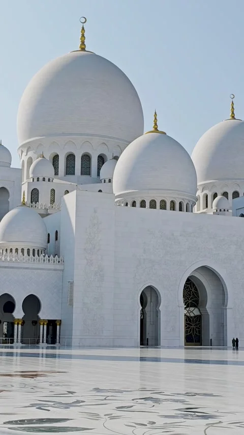 Sheikh Zayed Grand Mosque in Abu Dhabi, United Arab Emirates. 4K video 動画素材 322056882