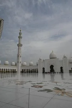 Sheikh Zayed Grand Mosque Reflection Abu Dhabi United Arab Emirates 스톡 사진
