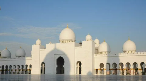 Sheikh Zayed Mosque in Abu Dhabi Stock Footage 620070