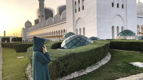Sheikh Zayed Mosque in Abu Dhabi is the most famous mosque Stock Footage 250956994