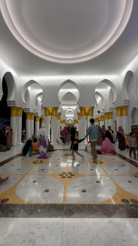 Sheikh Zayed Mosque is a newly built mosque in the city of Surakarta. Stock Footage 243471139