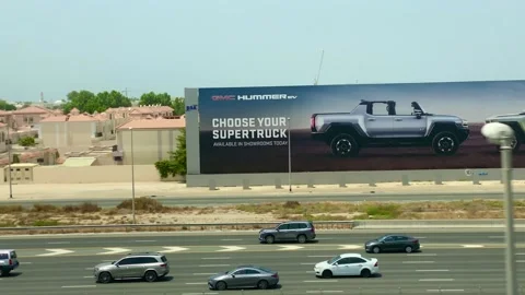 Sheikh zayed road view from dubai metro Vidéo 283205545