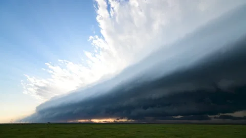 Shelf Cloud Approaches Stock Footage 272717945