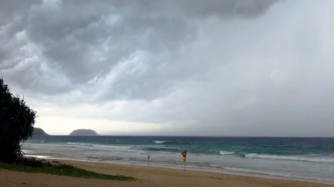 Shelf cloud at Karon Beach Phuket Thailand 库存影片 77604487