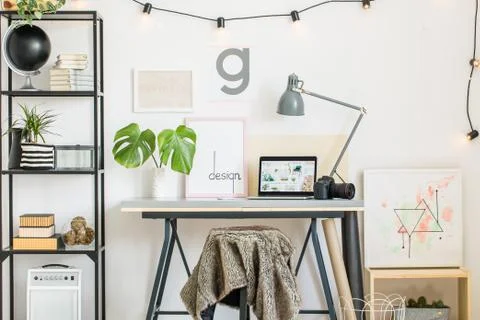 Shelf with creative painting Foto stock
