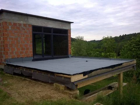 The shell construction of a new build single family house shell constructi... Stock Photos