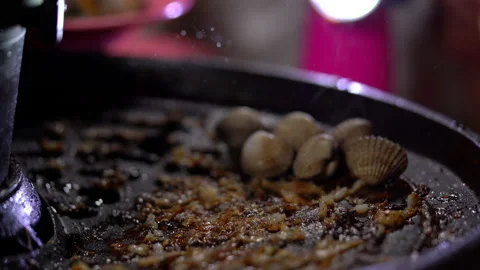 Shell grilling on hot pan for cooking Vídeos de archivo 152866978