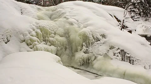 Shell of ice around a waterfall 스톡 동영상 40645698