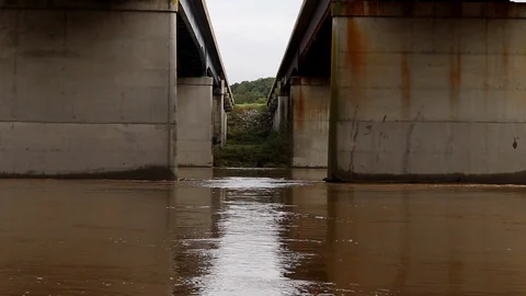 Shenandoah river between two bridges Video stock 97581040
