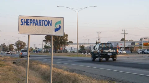 Shepparton, Australia - April 16, 2017: vehicles entering Shepparton Stock Footage