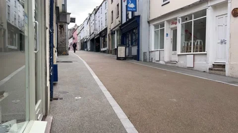 Shepton Mallet Town centre. Sunday Afternoon. 6 March 2022 Vídeo Stock 171425868
