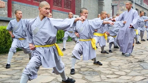 Shi Yan Xiu training Shaolin monks in Kung fu Stock Footage 88676960