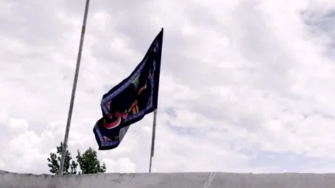 Shia Muslim Flags Displayed During Muharram Vidéo 339536040