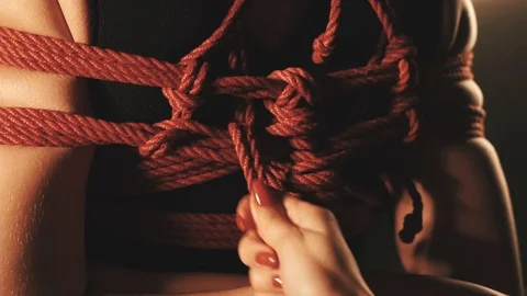 Shibari art with red ropes Vídeo Stock 101475084