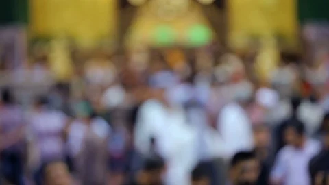 Shift focus to pilgrims at Al-Abbas Shrine in Karbala, Iraq Vídeos de archivo 119676710