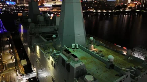 Shifting - Norfolk, VA Video stock 336392980