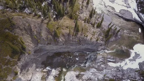 Shifting perspective of boreal river canyon in spring Stock Footage 107978552