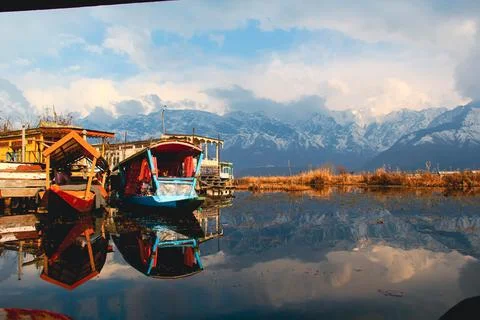 Shikaras by the lakeside Stock Photos