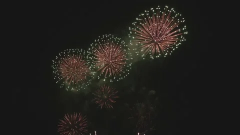 The shining of the fireworks explosion until to fade out on the dark sky. 動画素材 144419486