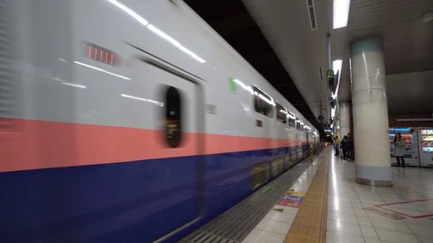 Shinkansen Stockbeeldmateriaal 129660356