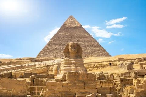 Shinx and pyramid Stock Photos