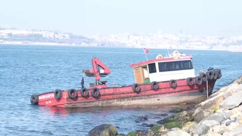 The ship about to sink Stock Footage 170225235