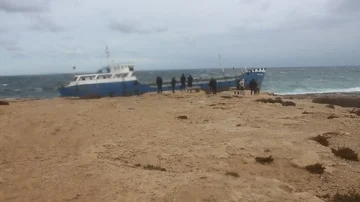 Ship Aground 스톡 동영상 85968598
