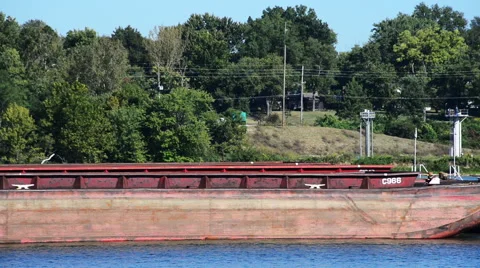Ship barge on Ohio River 스톡 동영상 56660163