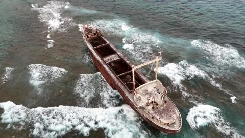 Ship circle shot Stock Footage 313361815