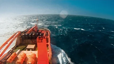 Ship crossing ocean Vídeos de archivo 85863183