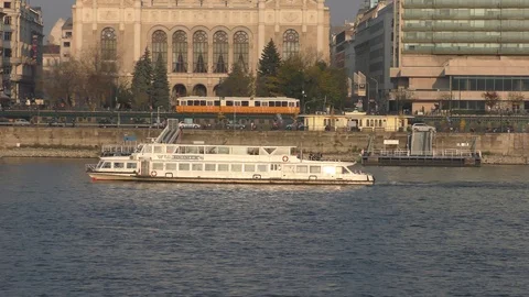 A ship cruises on the Danube river Vídeo Stock 119064532