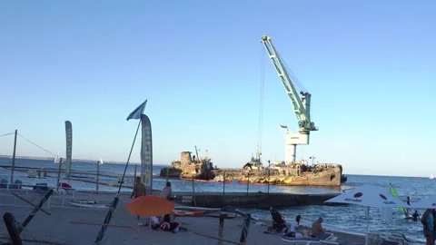 Ship "Delphi"  Black Sea   beach "Dolphin". Ukraine, Odessa September 07, 2020. Vidéo 139747945