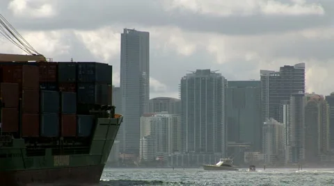 Ship enter in Port of Miami Vídeos de archivo 3475905