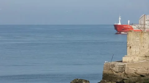 Ship entering port Stock-Footage 12702104